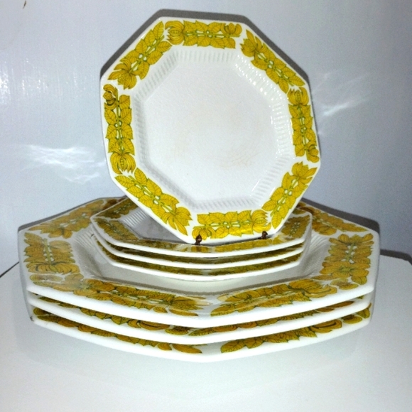 7 INDEPENDENCE IRONSTONE PLATES - Picture 2 of 10